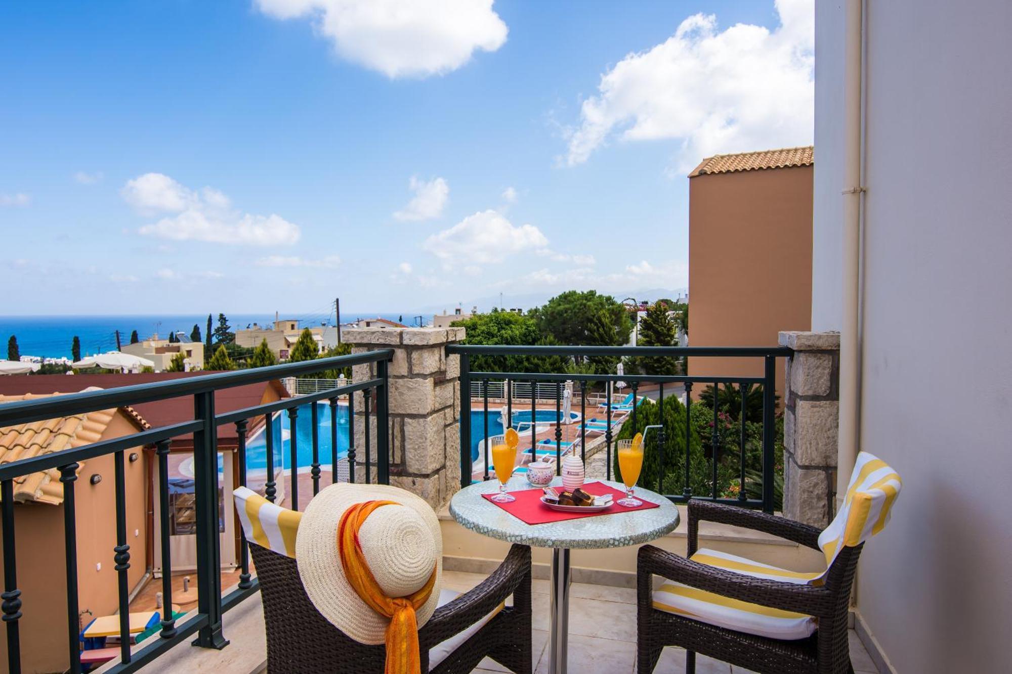 Pilot'S Villas Luxury Suites Hersonissos  Exterior photo